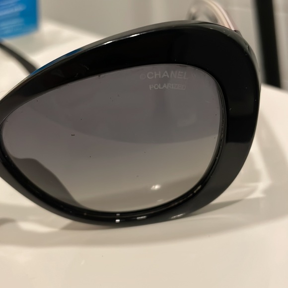 Chanel sunglasses - Picture 7 of 9